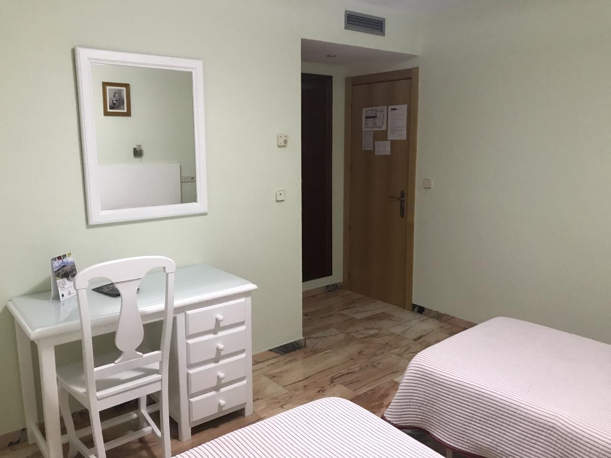 Hostal Rio De Oro Алькала-ла-Реаль Экстерьер фото