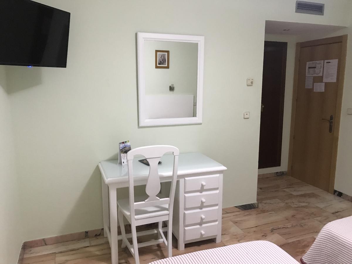 Hostal Rio De Oro Алькала-ла-Реаль Экстерьер фото